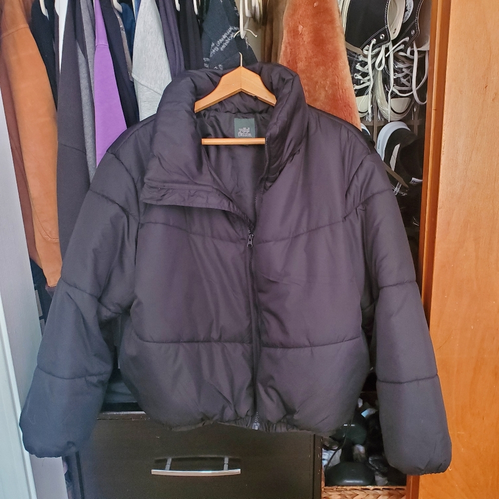 Cropped Black puffer jacket